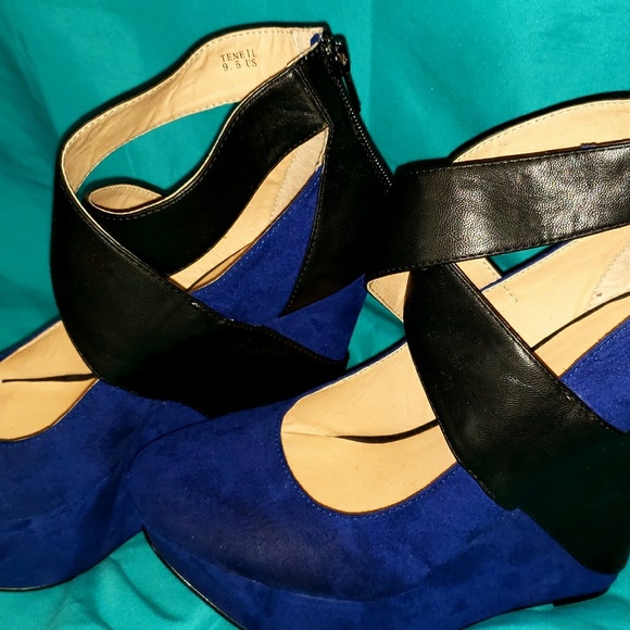 Shoes - Picture 7 of 8